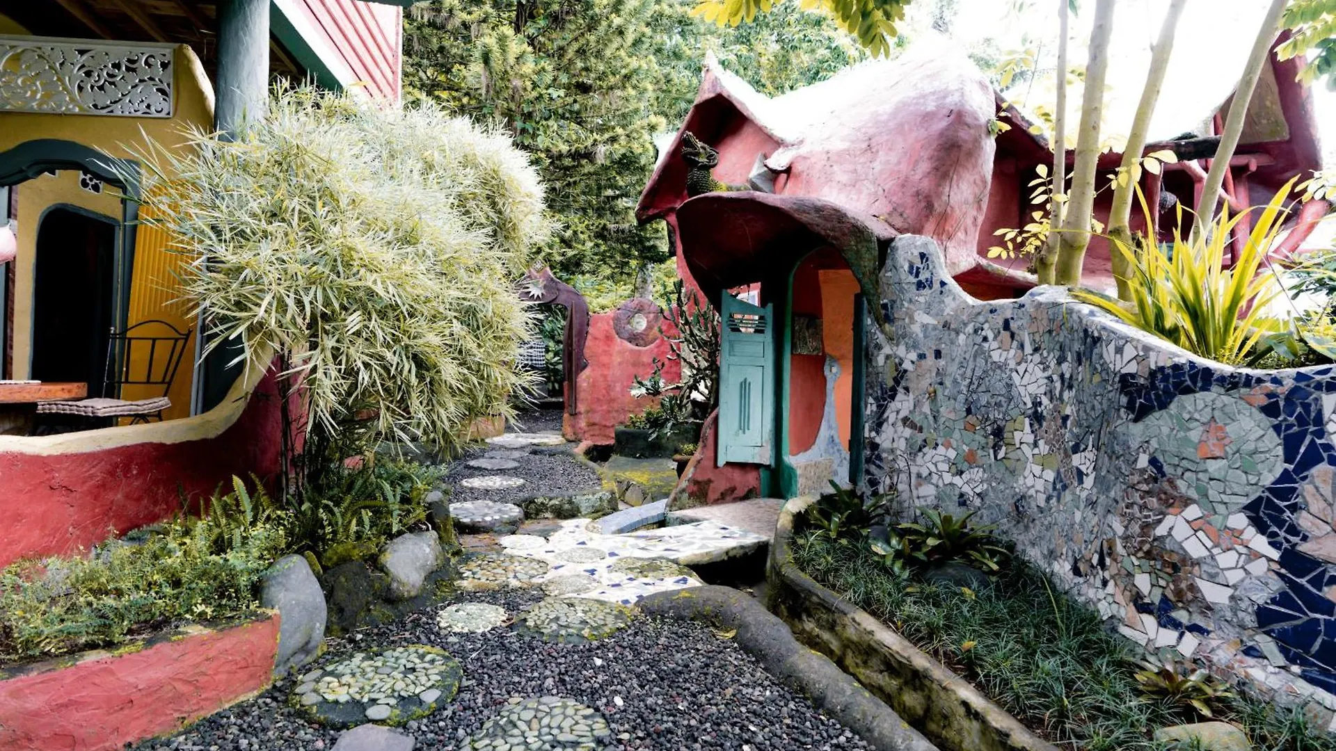 Sacred Mandala Retreat Center Ubud Ξενοδοχείο με διαμερίσματα